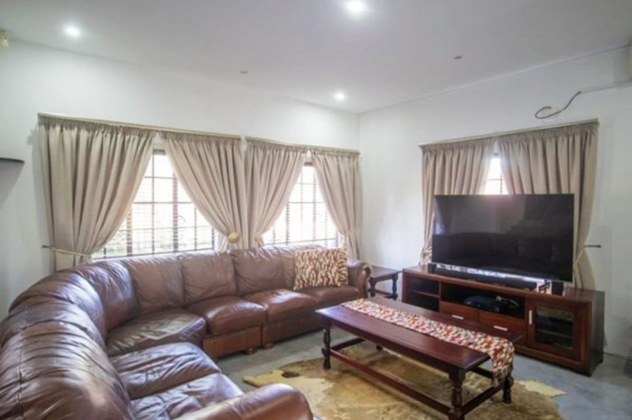 5 Bedroom Property for Sale in Safari Gardens North West